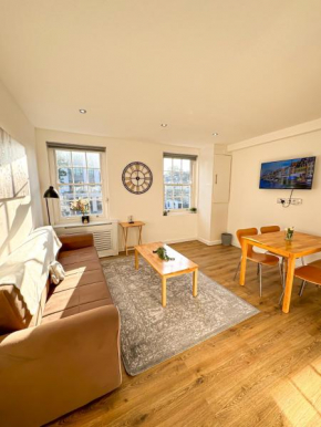 Luxury Flat for 6 - 5 Min Walk from Camden Market HW4